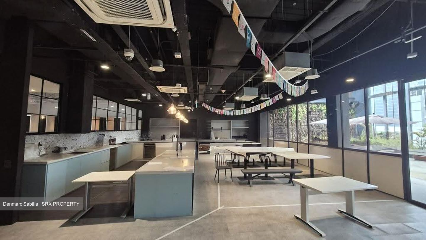 Dapenso Building (D1), Office #634121621